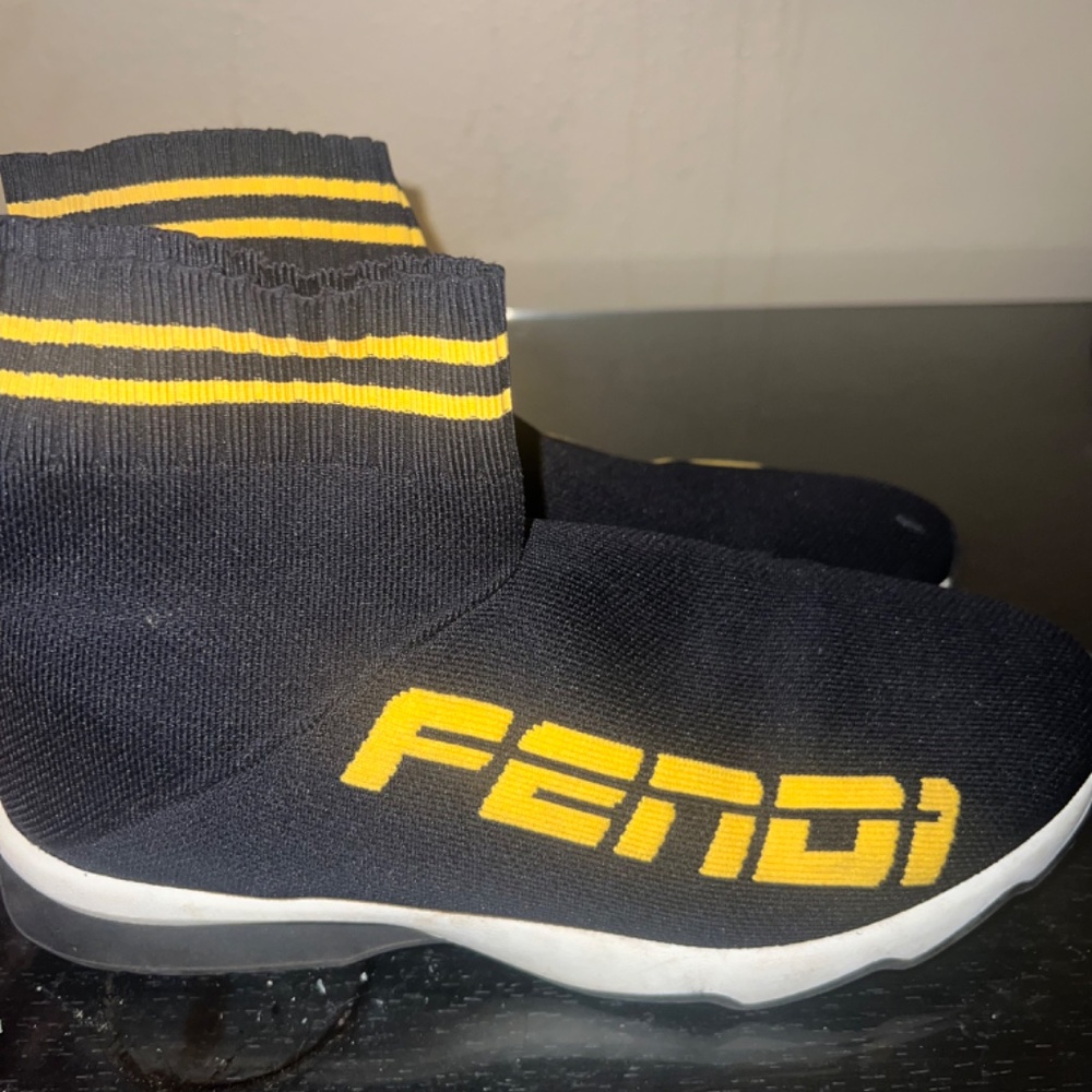 Designer shoes - Picture 2 of 2